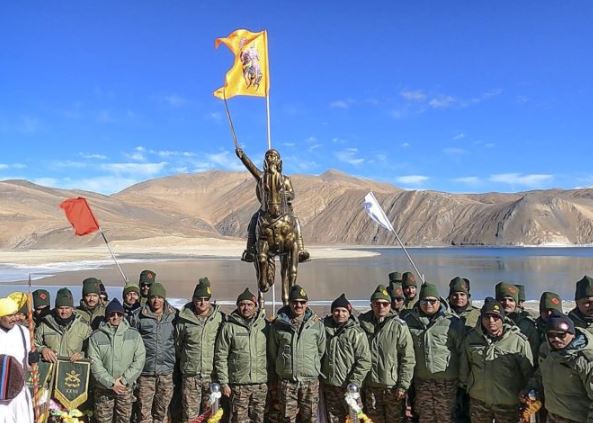 'सेना ने पूर्वी लद्दाख के पैंगोंग त्सो में शिवाजी की प्रतिमा का अनावरण किया | '